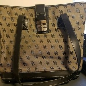 Dooney & Bourke Signature Medium Shopper **VINTAGE